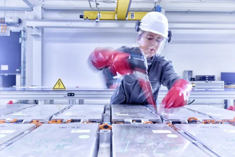 Le coût des batteries de voitures électriques en baisse : une bonne nouvelle pour les automobilistes